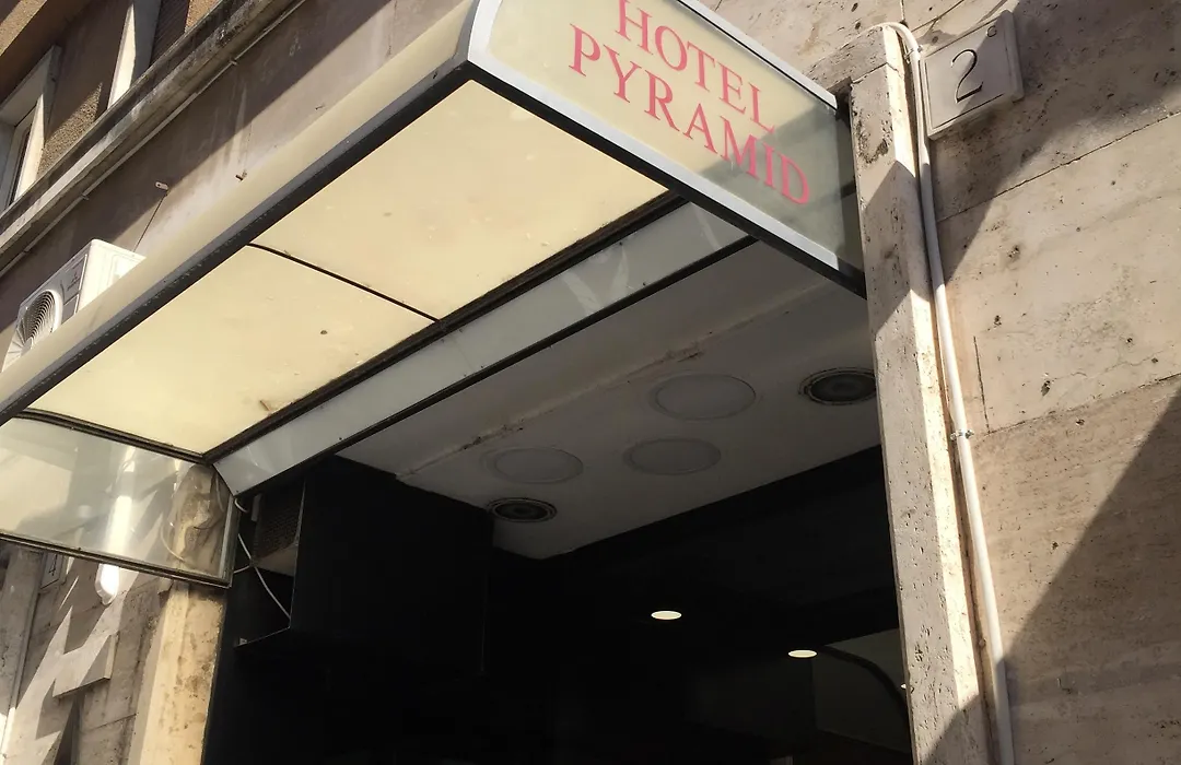Hotel Pyramid-1